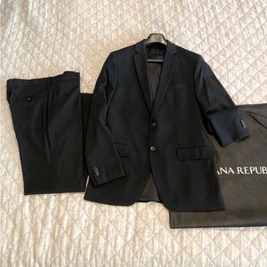 BR black mens wool suit